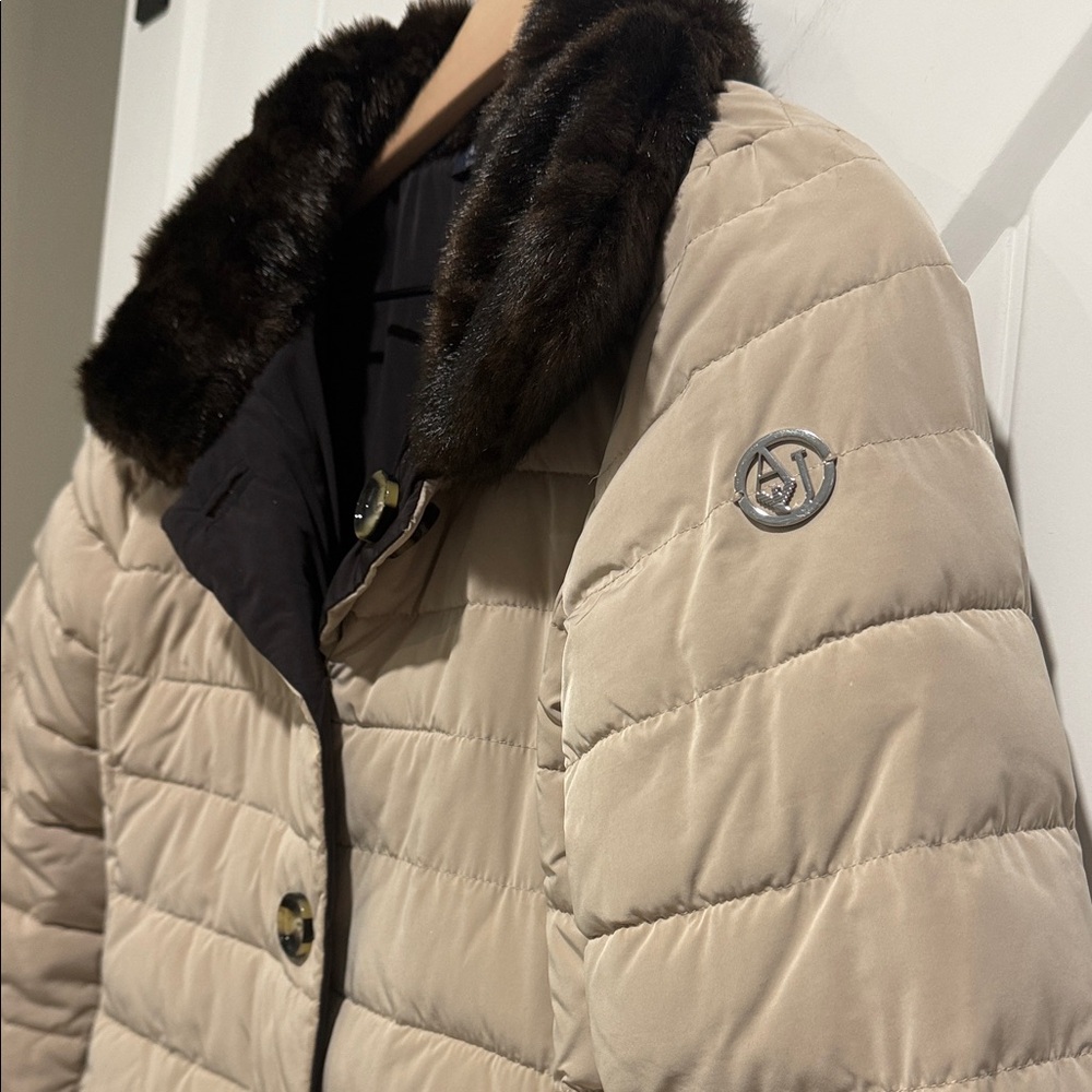 Armani Jeans Reversible Tan Quilted Puffer with Faux Fur Collar - Picture 3 of 8